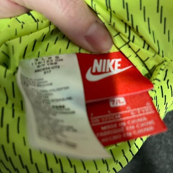 Nike Kids Blue Puffer Vest reversible size 7 - Picture 4 of 4